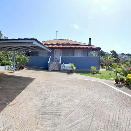 Villa Tanias Seafront Villa-by Rentalspro Services- Halkidiki Nea Poteidaia