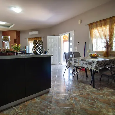 Tanias Seafront Villa-by Rentalspro Services- Halkidiki Willa