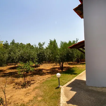 Tanias Seafront Villa-by Rentalspro Services- Halkidiki Villa *