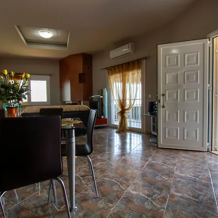 Tanias Seafront Villa-by Rentalspro Services- Halkidiki *