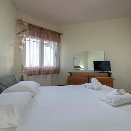 Tanias Seafront Villa-by Rentalspro Services- Halkidiki *