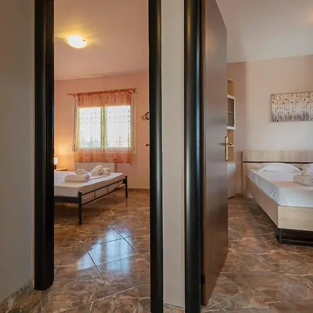 Tanias Seafront Villa-by Rentalspro Services- Halkidiki Villa *