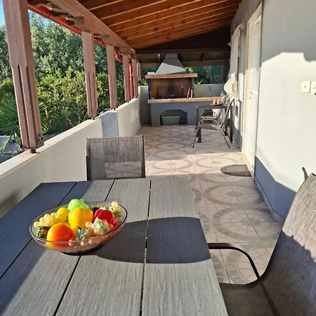 Tanias Seafront Villa-by Rentalspro Services- Halkidiki *